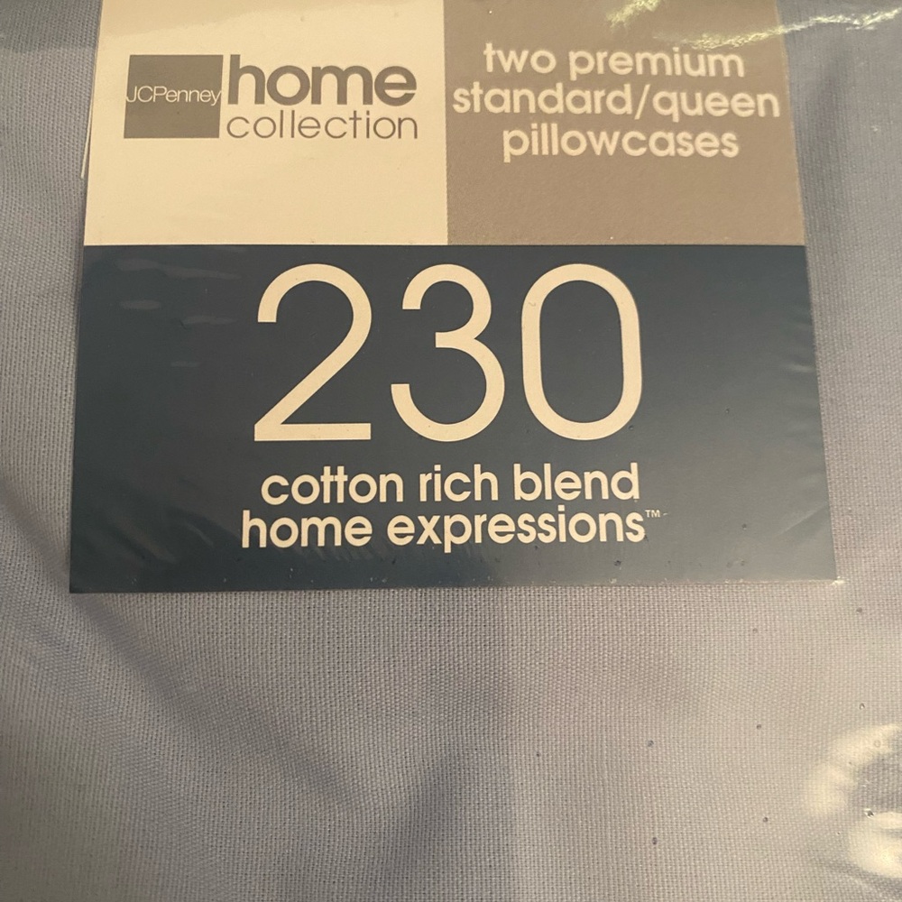 NWT JCPenney home collection two premium standard/queen pillowcases 21 x 32
